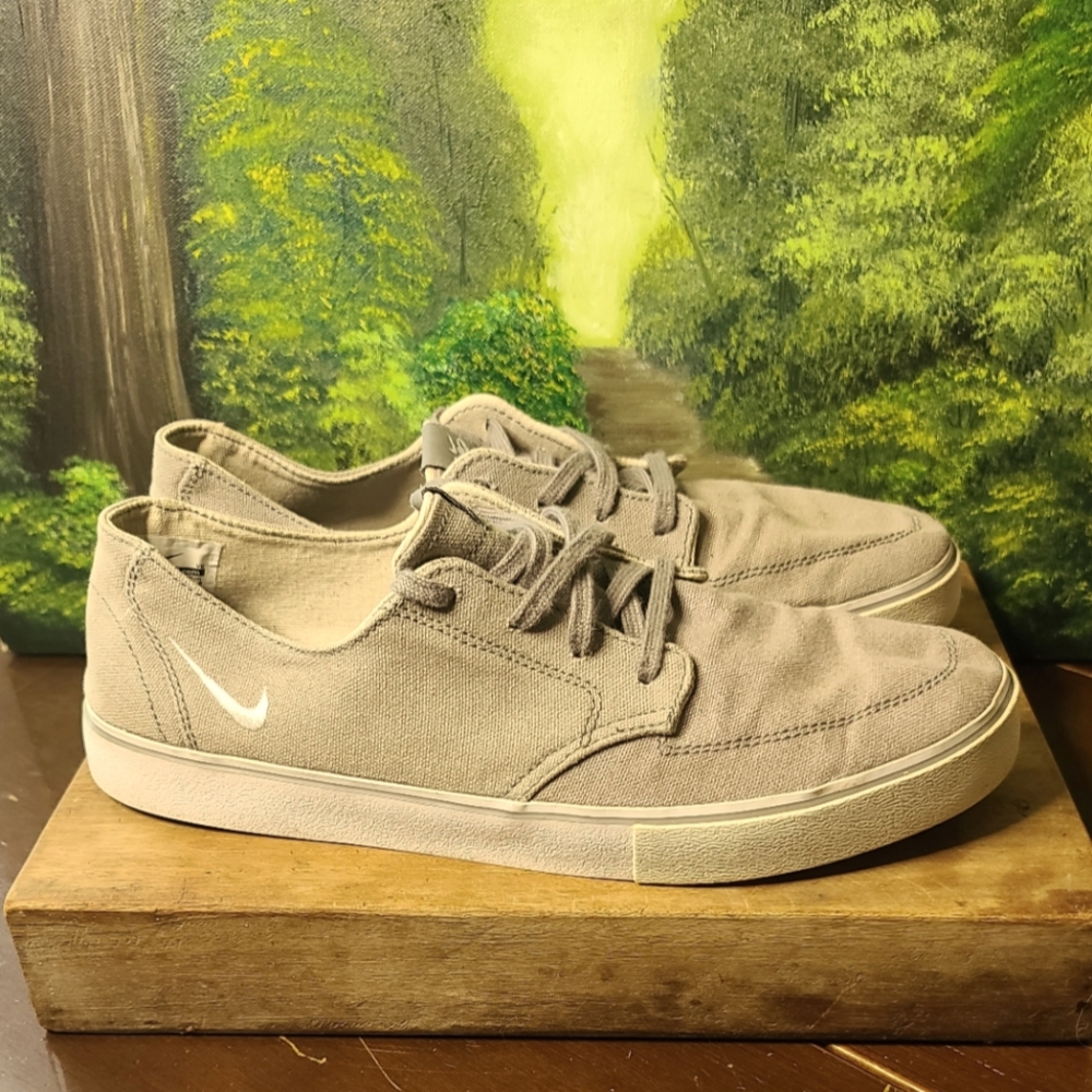 Nike Gray sneakers 9.5 men's Last Day !!! - Picture 4 of 9